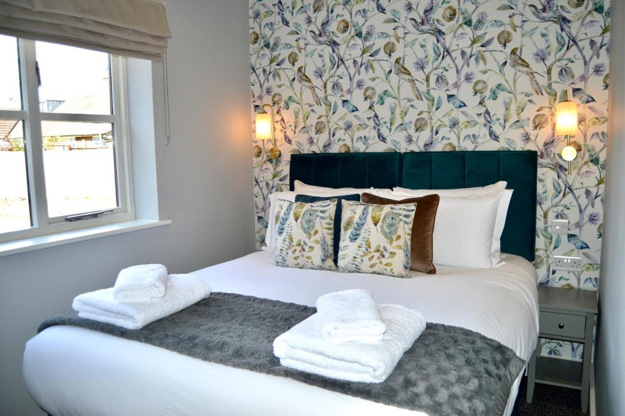 Hotel The Nest & Restaurant